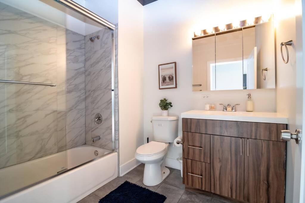 Mccormick Place Beautiful 2Br Apartment With Optional Parking Sleeps Up To 8 Near Soldier Field, Grant Park And Lakefront Trail Chicago Exteriér fotografie